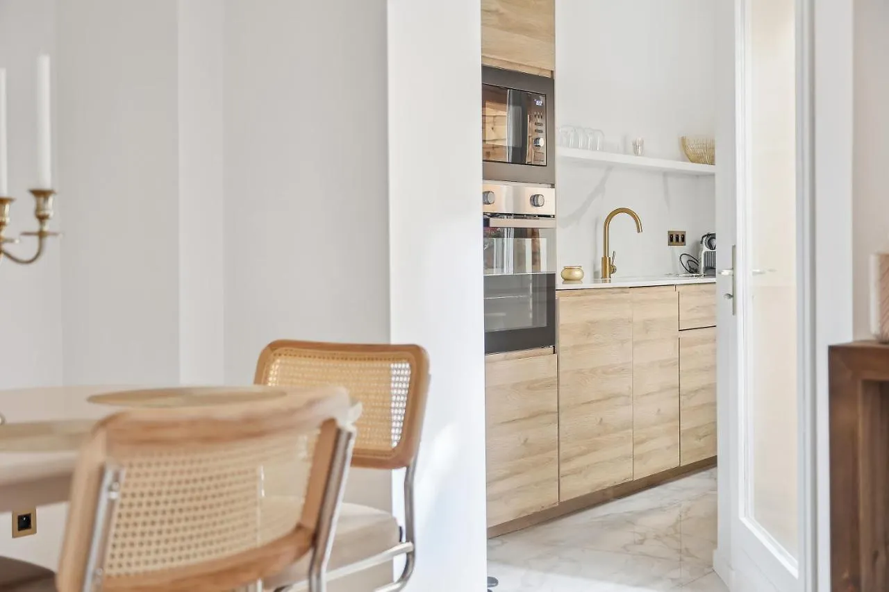 Suite Luxueuse Avec Jardin Prive Sauna Et Jacuzzi Paris